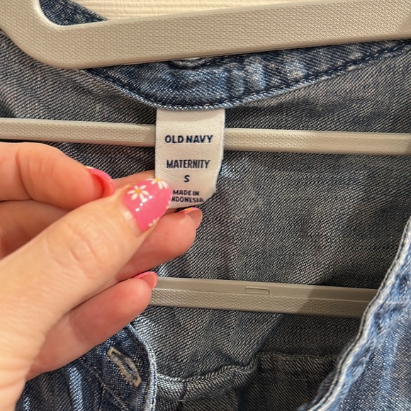 Old Navy Denim Maternity Shirt - Picture 2 of 3